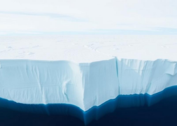 Antarctic Rivers of Melt: Satellite Record Reveals Hidden Plumbing of Nivlisen Ice Shelf