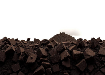 Waste-fed biogas hits pipeline-grade methane using modified clay and carbide slag