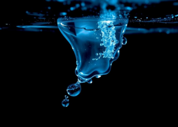 Water’s Hidden Shape Reveals the Trigger Point That Spreads Dementia Proteins