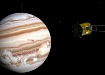 ESA’s JUICE Probe Photographed Earth on Its Way to Jupiter, Proving Its Camera Is Ready