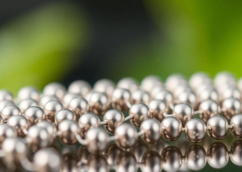 Magnetic Polymer Beads Wrapped in Palladium Could Make Biofuel Refining Cheaper