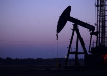U.S. oil and gas methane emissions hold steady as production climbs