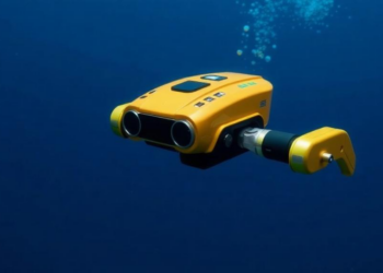 Smarter Neural Control Promises Sharper, Energy-Efficient 3D Tracking for Underwater Robots