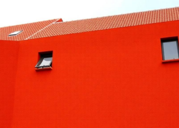 Iron-Doped Strontium Molybdate Pigments Keep Buildings Cool While Staying Reddish-Brown