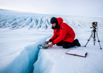 Ice-Sheet Models Face a Hidden Trade-Off: New Theory Reveals When Glaciers Give Up Their Secrets