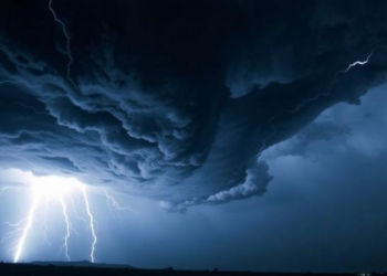 Thunderstorms Leave Giant Ripples in the Ionosphere That European GPS Networks Can Now Track