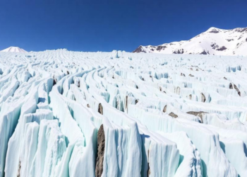 First direct measurements reveal how heat and moisture flow over a Tibetan Plateau glacier