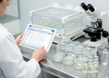 Flexible progestin priming matches fixed regimen in IVF hormone surge trial