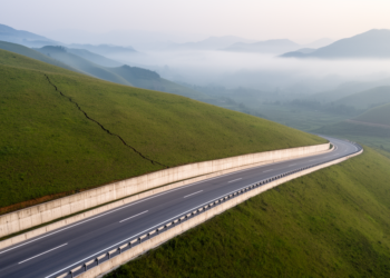 Machine learning reveals hidden danger in China’s gently dipping highway slopes