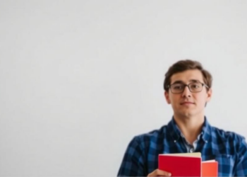 AI Anxiety and Confidence Shape How Students Engage in Higher Education