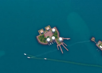 How Grid Size Shapes the Accuracy of Ocean Accounting: Lessons from Saleh Bay, Indonesia