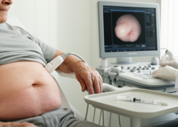 Diagnostic triage for ultrasound-detected subclinical insulin injection–related lipohypertrophy in older adults with diabetes: development and internal validation