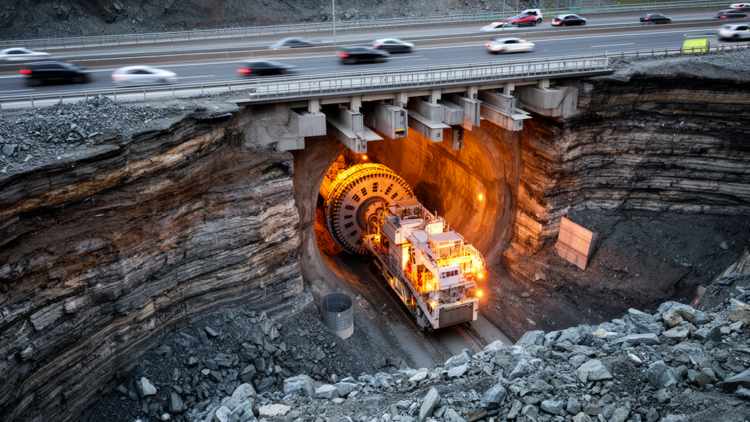 Geology dominates modeled risk in tunnel expansion under traffic