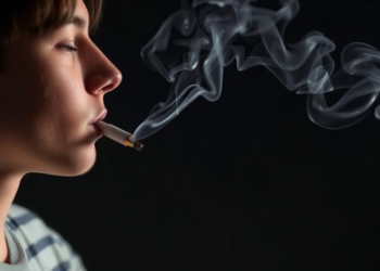 Smoking and Secondhand Smoke Linked to Serious Injuries in Teens Across 58 Countries