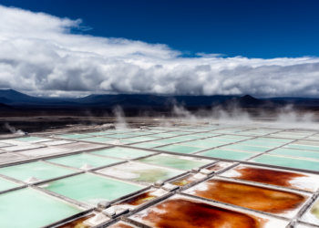 Large Puna evaporation ponds associated with domain-scale atmospheric changes