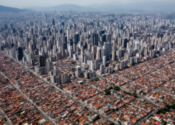 Urban form may encode segregation, entropy study of São Paulo suggests