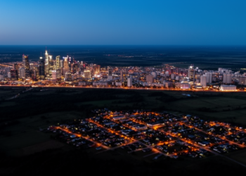 Cross-City Scaling Laws Mislead About How Individual Cities Grow