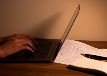 Reading AI Text May Quietly Reshape How Humans Write, Perspective Argues