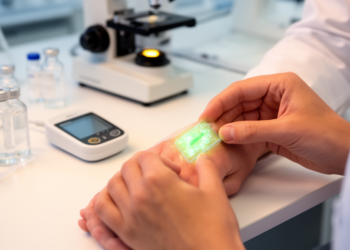 Nanobiosensors Move Diabetes Monitoring Toward Needle-Free, Real-Time Glucose Tracking