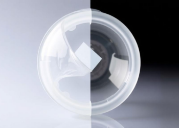Squeezing Polypropylene Flips Its Insulation From Rubbery to Glassy Conduction