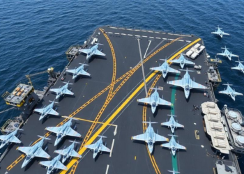Hybrid Algorithm Charts Collision-Free Paths for Crowded Aircraft Carrier Decks