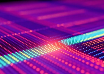 Nanoscale Plasmonic Waveguide Could Shrink and Boost Distorted Light Pulses in One Step