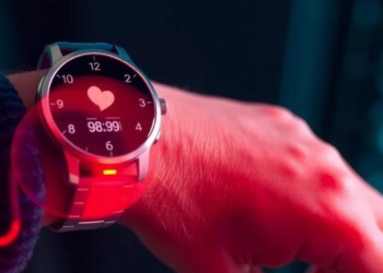 Smartwatch Data Guard: AutoML Spots Dangerous Vitals Anomalies With 98.9% Accuracy