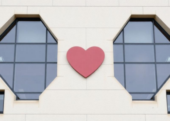Hexagonal Windows Win Hearts: Golden Ratio Geometry Shapes How Students Feel About School Facades