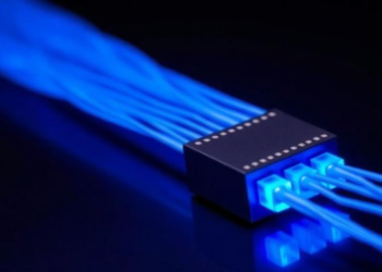 Programmable Photonic Chip Tames Modal Dispersion in Record-Breaking Fiber Transmission