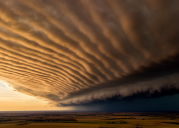 Hidden Gravity Waves Ahead of Storm Fronts May Warn of Meteorological Tsunamis