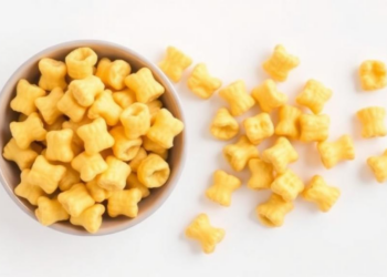 Yellow Bean Puffs Turn Snacks Into a Surprisingly Good Source of Iron
