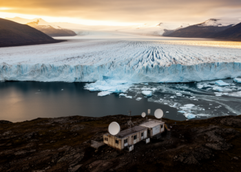 AI Maps a Decade of Ice Loss at 147 Arctic Tidewater Glaciers, Month by Month