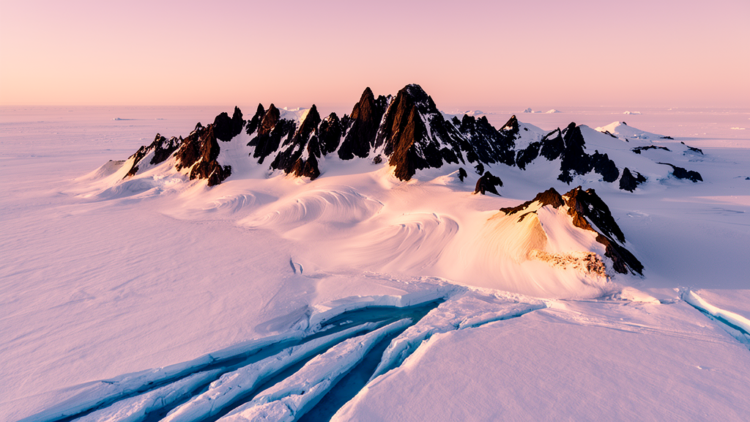 Hidden Antarctic mountains carved by ancient rivers, study reveals