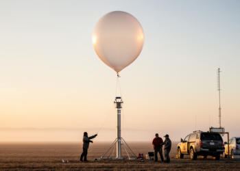 Balloon-Borne AirCore Soundings Pin Down Stratospheric Lifetimes of Carbonyl Sulfide and Methane