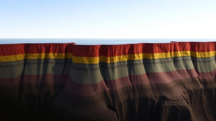 Hidden Megathrust Beneath Italy’s Abruzzi Coast Revealed by Seismic Tomography
